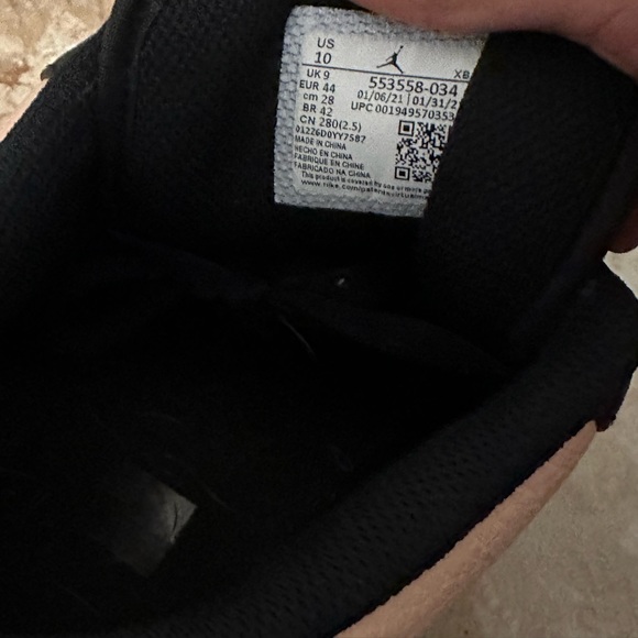 Shoes are called Jordan 1 low ‘crimson tint’ , condition: very good, size: 10 - Picture 3 of 4